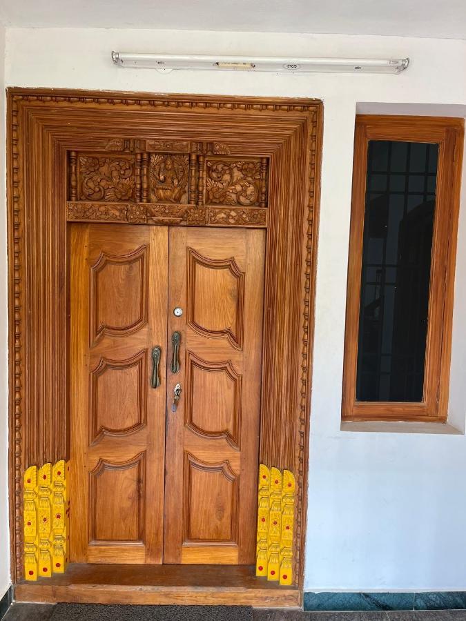 Tulip Villa 3Bhk 2Bhk And 1Bhk Located Near Chunnambar Boat House And Paradise Beach Pūrnānkuppam المظهر الخارجي الصورة