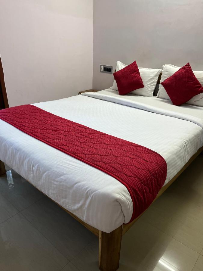 Tulip Villa 3Bhk 2Bhk And 1Bhk Located Near Chunnambar Boat House And Paradise Beach Pūrnānkuppam المظهر الخارجي الصورة